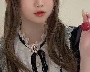 是依酱吖又更新了女孩图包，万一我今天晚点再翻，这些美景就被别人抢走了，哎！