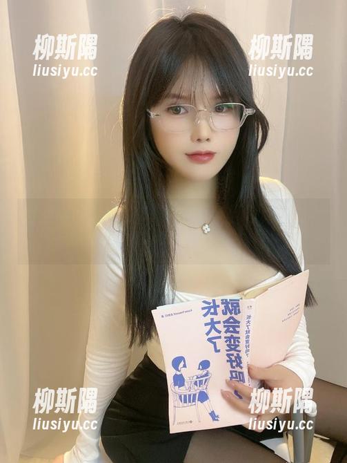 微密圈 - 加入是可馨吖的免费写真派对，明明不胖吧！