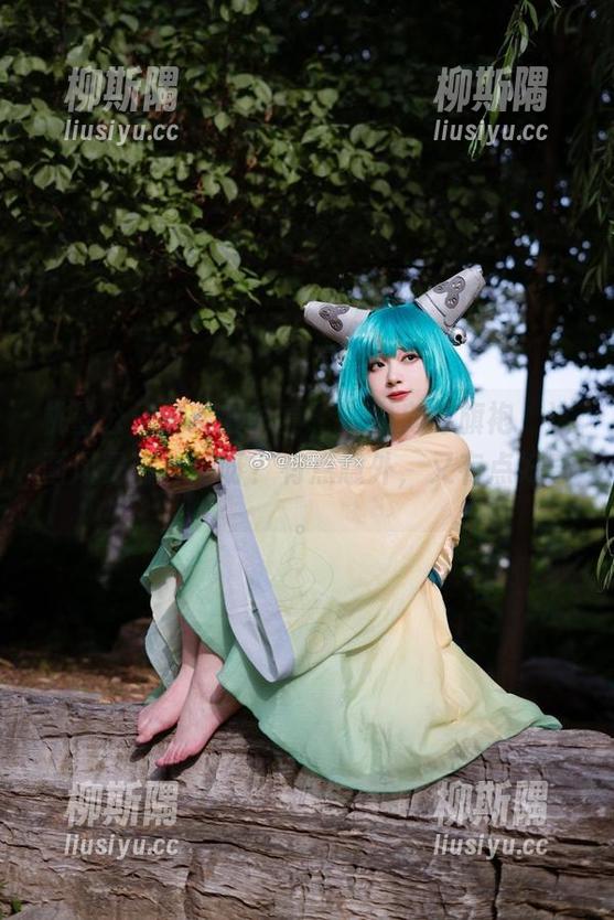 桃墨公子的这套写真，吸血鬼与旗袍，这画风是怎样的呀？有点意外，又有点好奇。