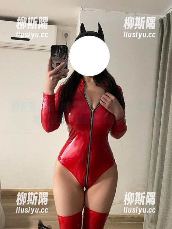 微密圈 - 桃沢樱呀的图集上线——黄色战袍背后是不是藏着辣椒口味？
