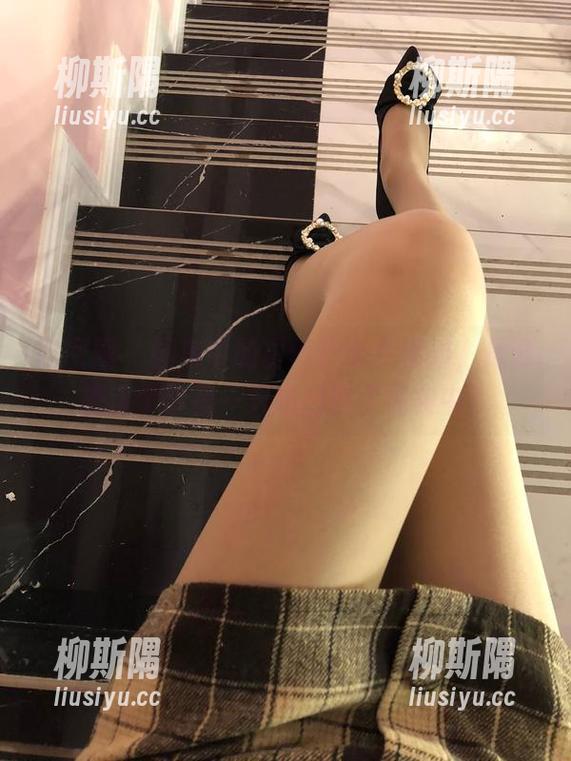 微密圈 - 图集中的白丝护士小姐姐，是谁把这个梦里一只喵拉到了现实中？