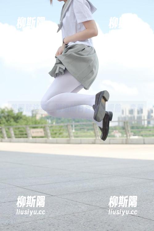 森萝财团 美图就这波,湖边的白丝在我眼前,森萝财团资源快加入!