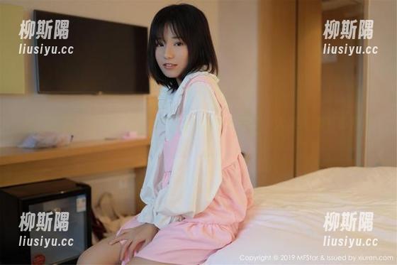 模范学院 - 李颖煊baby图崩坏的户外写真，大家瞧瞧有多稀罕。