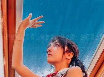 樱晚gigi蕾丝私房写真，专告你的社交圈：你还是土得掉渣！