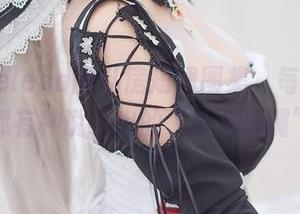 樱落Selena的私房短裙图集，每一张照片都有种说不出的“小心翼翼”。