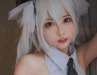 清颜颜子：女巫不怕黑，高清写真里依旧把魅力展现！