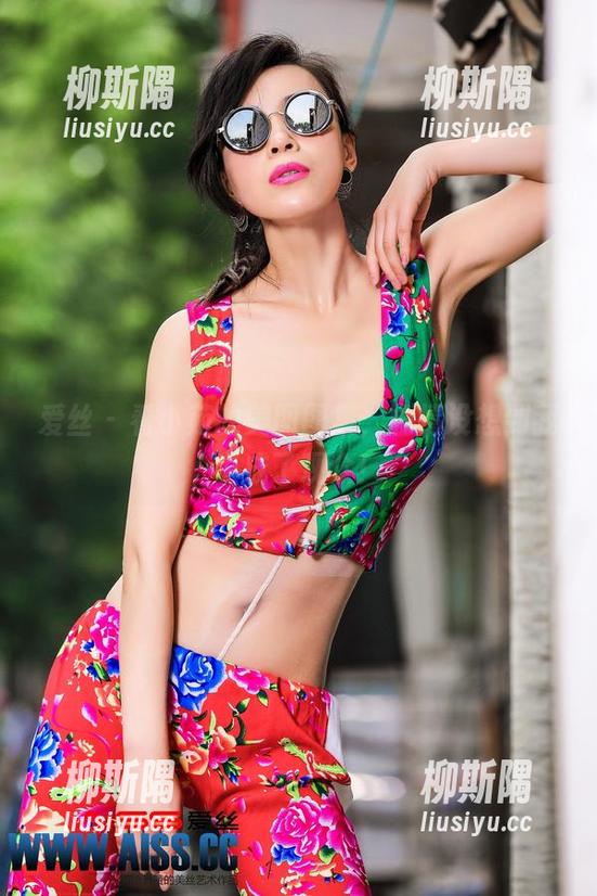 爱丝 - 看小茹的美图图集，剧情没想到我也成了观众！