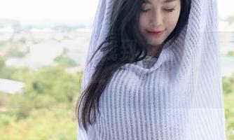爱蜜社 – 在网盘里找到“格格污巫”并不是个意外，只是一次意外的美足旅程。