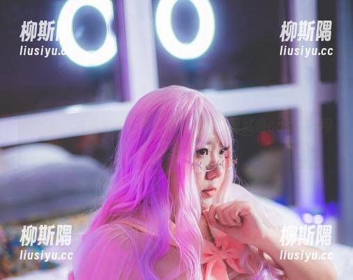 别担心，甜糖大魔王和清晨阳光的搭配就像cos，不用乱想！