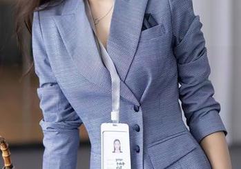 秀人网 – 在Elise谭晓彤的全套写真里，死库水又掀起阵阵波澜