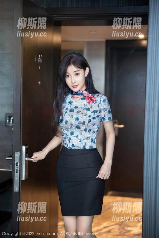 秀人网-圆圆酱 秀人网 - 圆圆酱与她的“女友”,图库中的小趣味