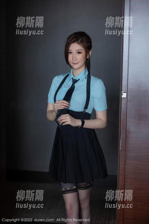 秀人网 - 运动也能甜蜜起来，宝宝甜的高清套图寻找那完美的平衡感。