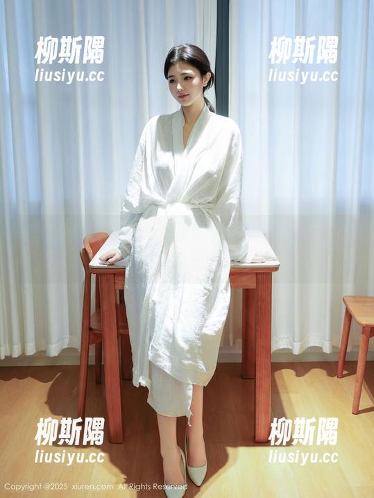 秀人网 - 看！灿宝的夏天在高清中活得可真滋润。