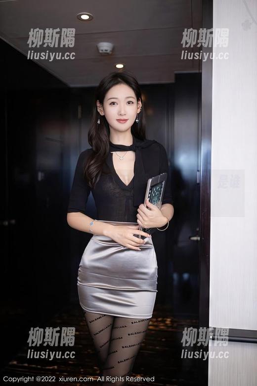 秀人网 - 白小喵的无圣光睡衣合集：是谁把我的外套偷走了？