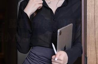 秀人网 – 就爱看舒林培的吊带美图，谁还没点小心思，收下这下载链接吧。
