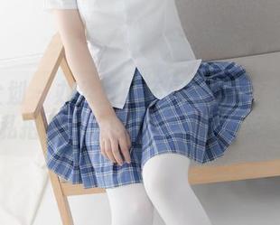 紧急企划 – 办公室风还是文艺风？林书辞私拍里的眼镜让你很难定义！