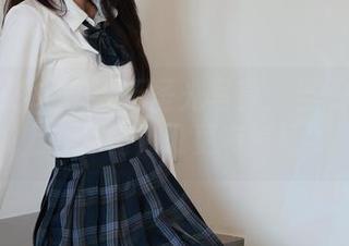 绮梦摄影 – 子涵无圣光写真：当职业装遇上办公椅，谁更有气场？