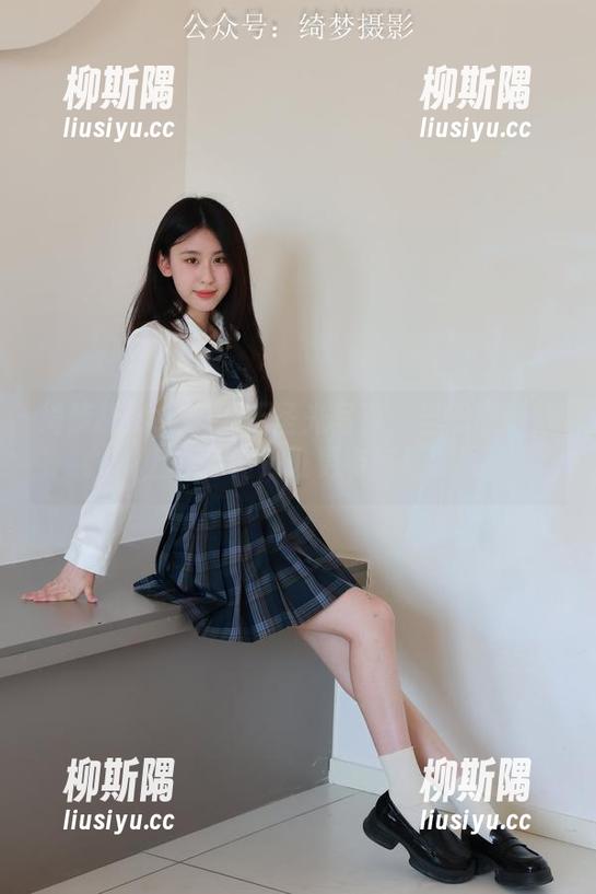 绮梦摄影 - 子涵无圣光写真：当职业装遇上办公椅，谁更有气场？