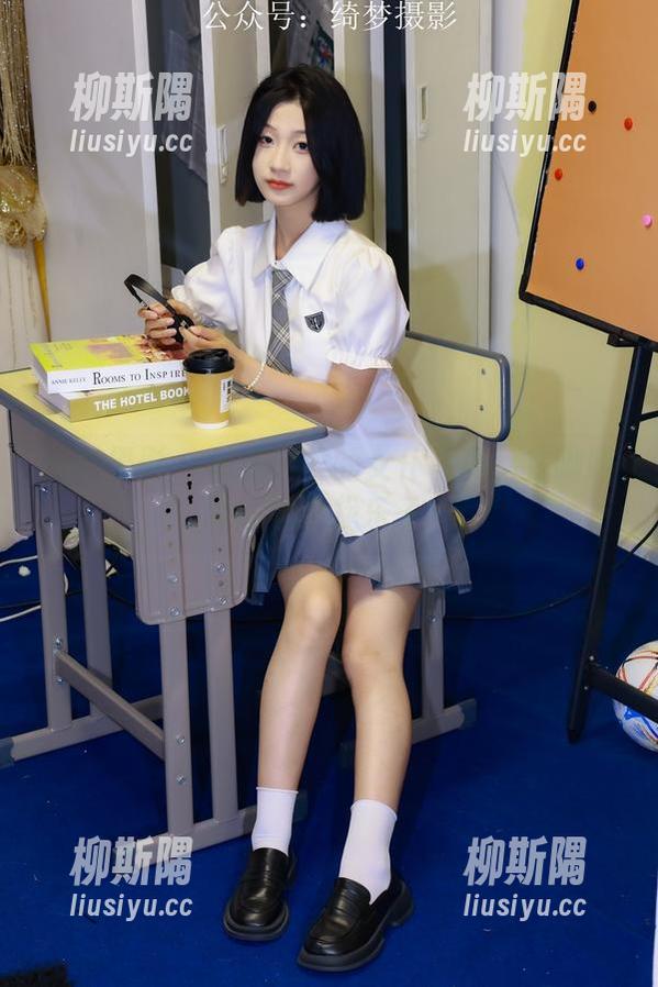 绮梦摄影 - 精选蔡蔡的女仆写真：在咖啡和尴尬中找乐子！
