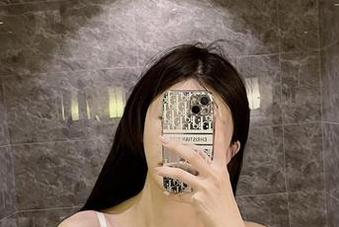 微密圈 – 图集快递：脸红Dearie的在线裤里丝，想不到她的选择竟如此俏皮