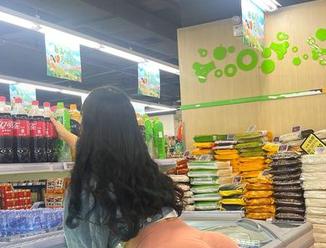 微密圈 – 这少女的私房原图，艾拉·isla真会挑，让人眼前一亮。