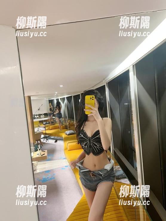 葛征 微密圈 - 黑丝网洞袜加抹胸装组合清新出炉,葛征的原图太会上瘾了!