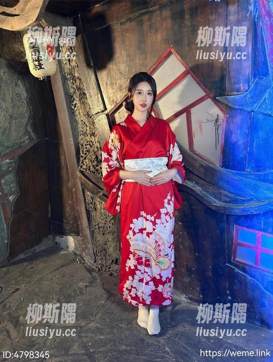 微密圈 - 更新：轩子巨2兔的图片，原神凝光，这个角度真让人停留，哎呀别想着太多了。