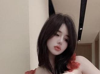 微密圈 – 阿色的镂空蕾丝套图——就是要在细腻与大胆之间游走。