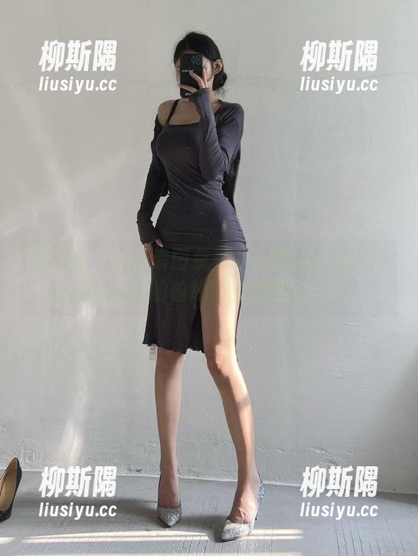 微密圈 - 这高清图集真的不普通：陈佩奇后妈蕾丝裙的曲线隐藏得恰到好处。