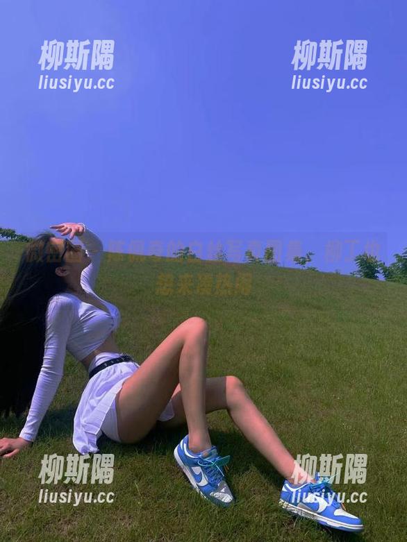 陈佩奇 微密圈 - 陈佩奇的白丝写真图集,柳丁也想来凑热闹