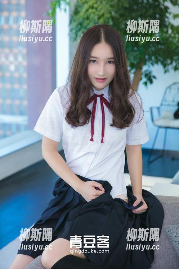 青豆客 - 同样的女孩，不同的图片，王明明的分享让我却着迷个不停