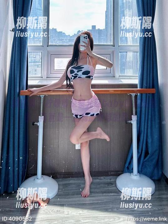 黎允熙baby 微密圈 - 柠檬黄是黎允熙baby的最新图包,简直是一盆刺激眼球的颜色。